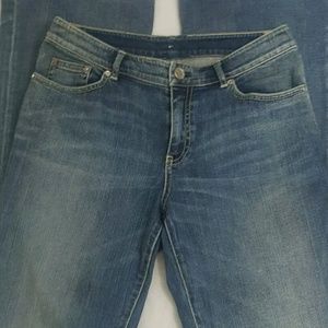 ❤SALE❤Elie Tahari Jeans 6 Long